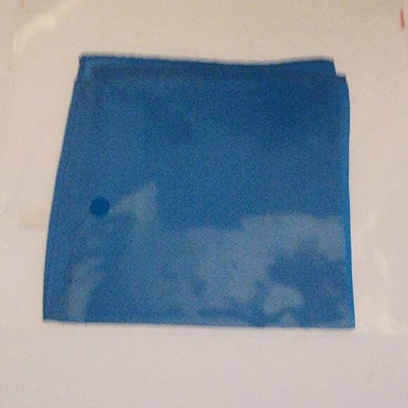 Silk 6 inch (various colors available) Magic by Gosh - Trick - Picture 2 of 10